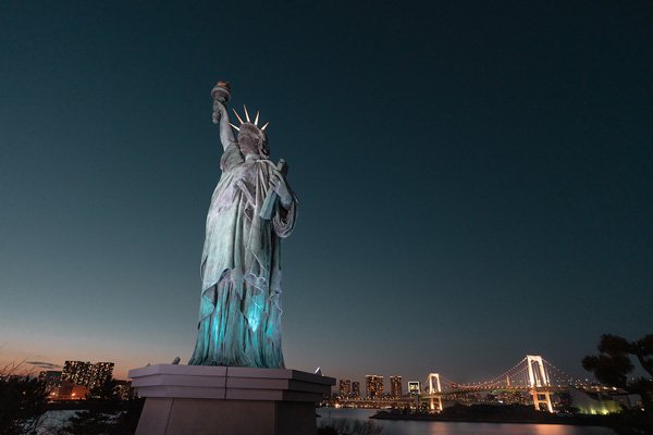 statue of liberty in tokyo
